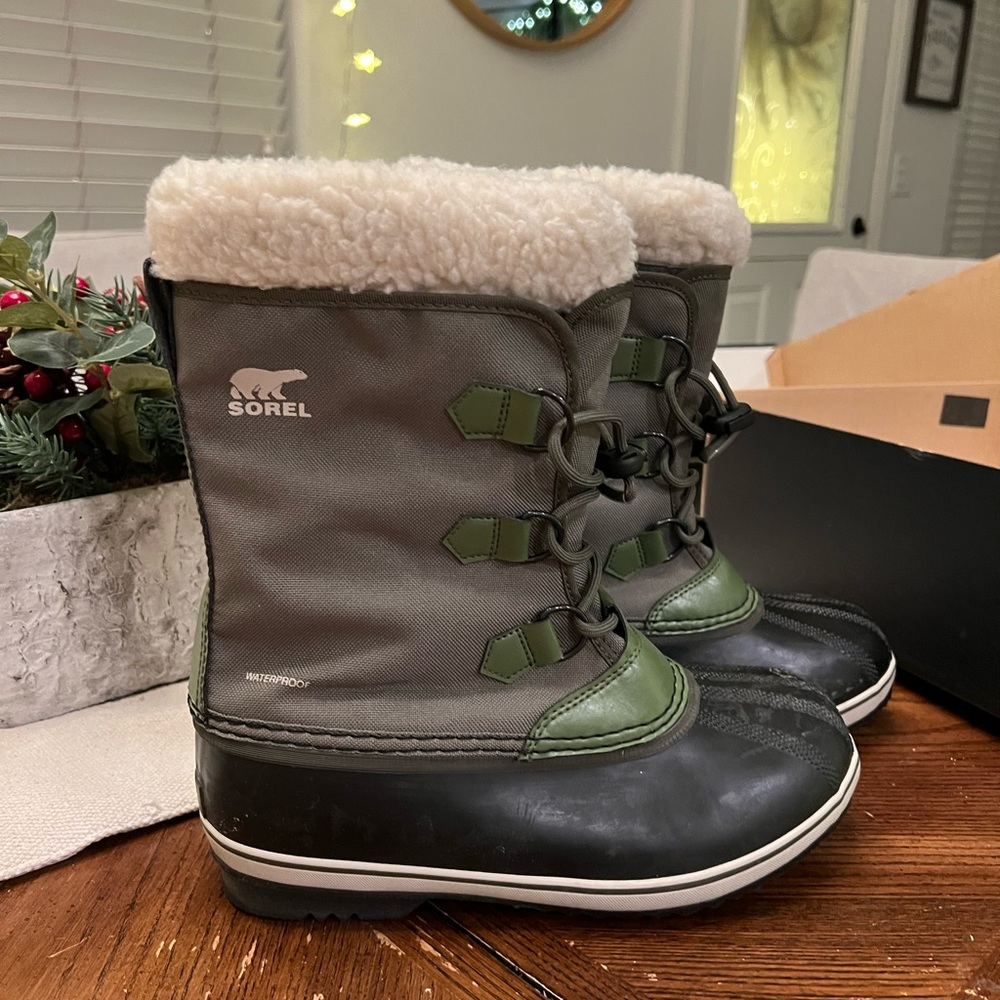 SOREL Snow Boots Mens 7